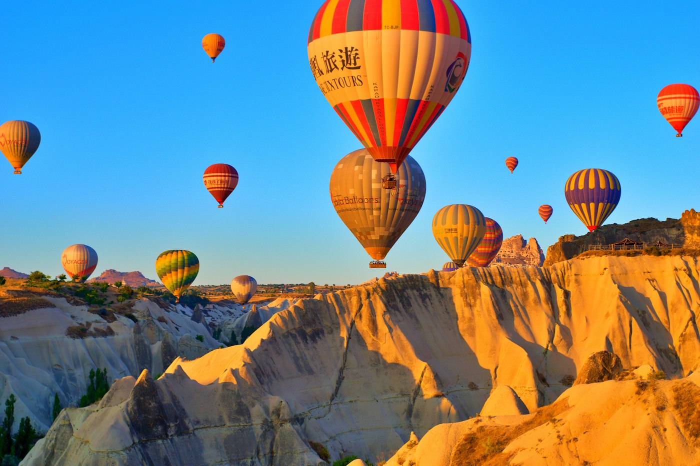 Kapadokya’da sıcak hava balonları